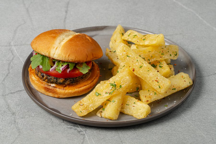 Yuca Fries Thick Cut with Black Bean Burger with Spicy Sriracha Aioli 5